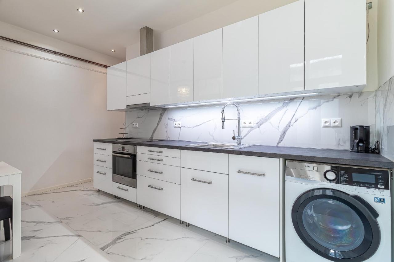 Trendy Apartment In Central Bratislava Exterior photo